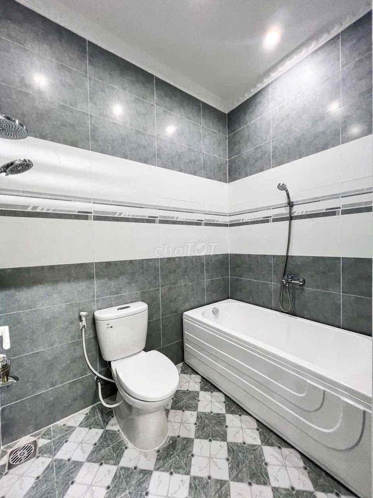 NHÀ 2 LẦU XÂY MỚI - VỊ TRÍ ĐẸP - CÓ SÂN ĐẬU Ô TÔ - - Ảnh 5