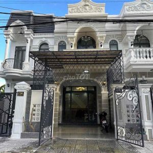Bán nhà đẹp 1 trệt 1 lầu TRUC CHINH khu biệt thự Ngọc Vân, phường 3, TP Vĩnh Long.