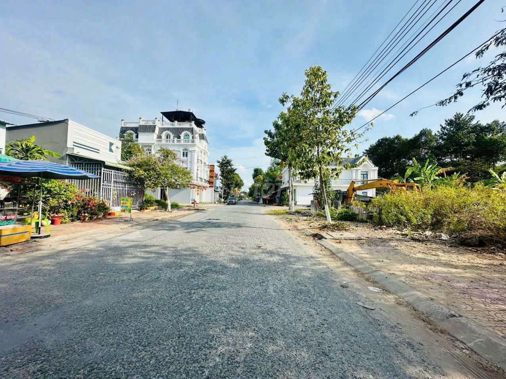 BÁN NHÀ MẶT TIỀN TRỤC CHÍNH KHU DÂN CƯ PHƯỜNG 9, VĨNH LONG (TẶNG NỘI THẤT) - Ảnh 3