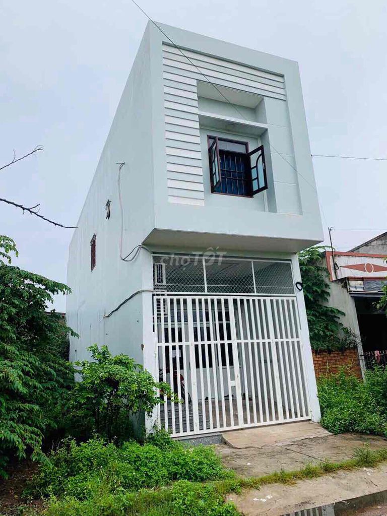 Bán Nhà Mặt Tiền Khu Công Nghiệp Hoà Phú (đang cho thuê 7 tr/tháng)- VĨNH LONG