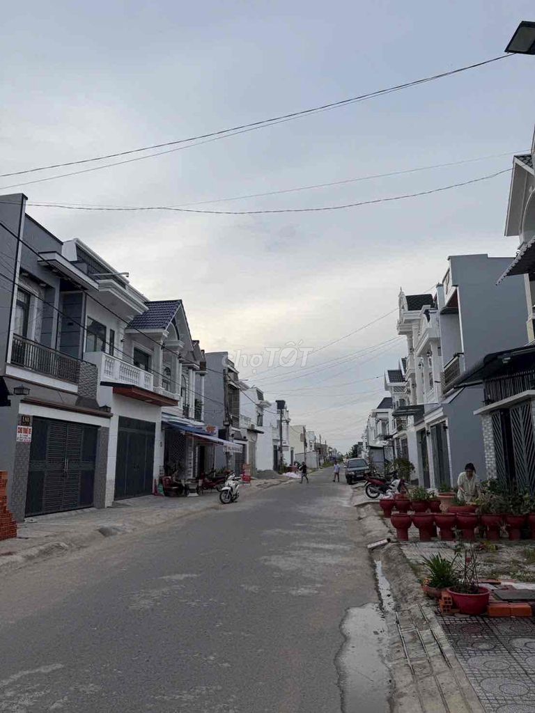 CĂN NHÀ 1 TRỆT 1 LẦU ĐANG XÂY ĐƯỜNG 7A KHU ĐÔ THỊ MINH LINH, PHƯỜNG THANH ĐỨC, VĨNH LONG