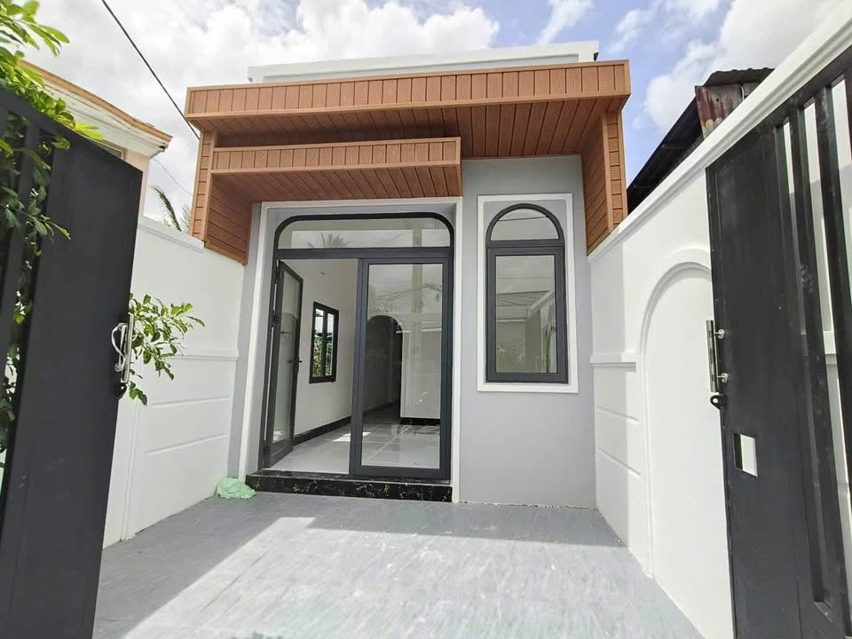 NHÀ CÁCH BỜ KÈ NGÔ QUYỀN CHỈ 70M TP. VINH LONG