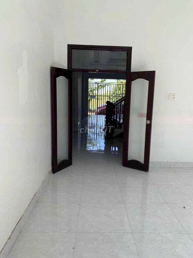 1 TỶ 950 NHÀ MẶT TIỀN NGAY KHU CÔNG NGHIỆP HÒA PHÚ - Ảnh 6