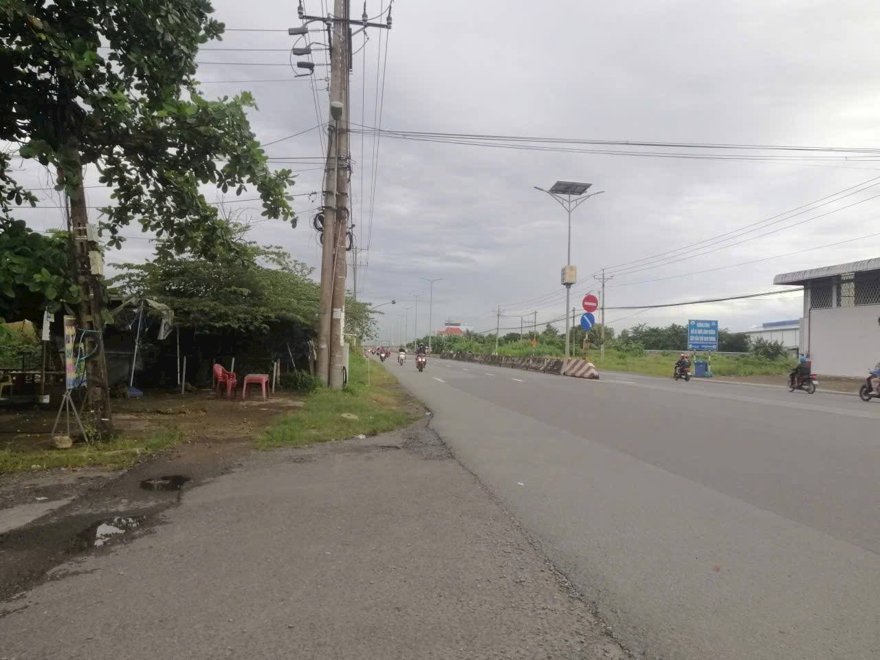 1 TỶ 950 NHÀ MẶT TIỀN NGAY KHU CÔNG NGHIỆP HÒA PHÚ - Ảnh 11