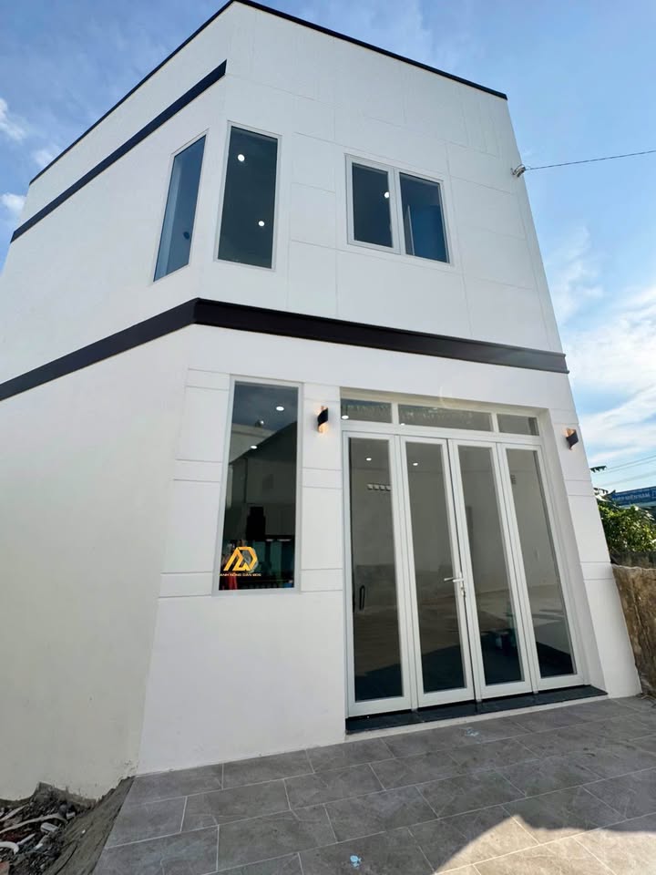 1 TỲ 490 BÁN NHÀ P. LONG CHÂU (PHƯỜNG 9) Ô TÔ TỚI NHÀ - VĨNH LONG