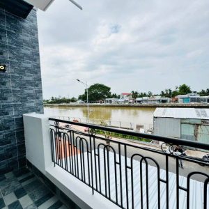 Alternative view of 1 tỷ 450 Nhà 1 trệt 1 lầu mặt tiền bờ kè đối diện chợ bình minh- vĩnh long