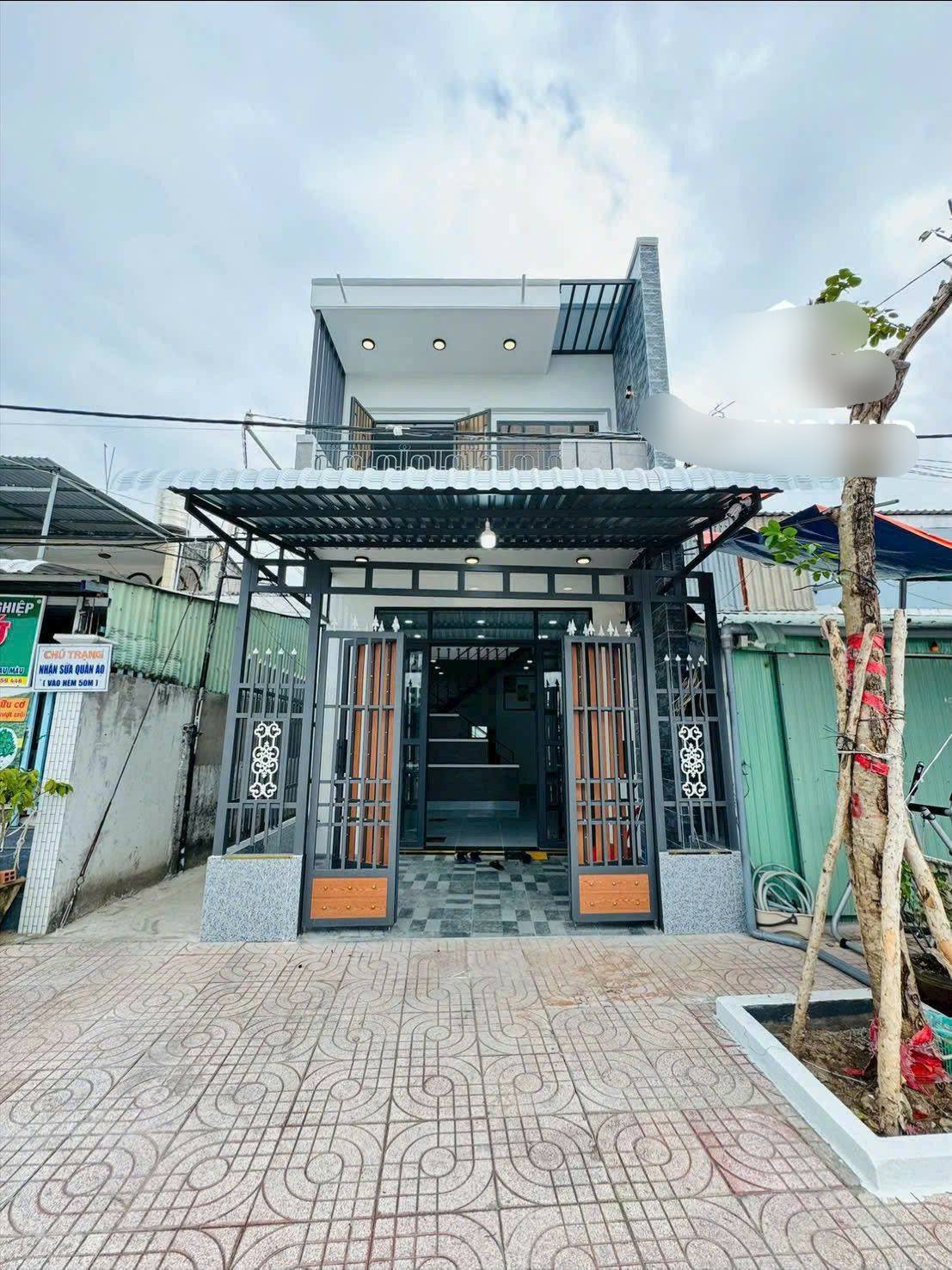 1 tỷ 450 Nhà 1 trệt 1 lầu mặt tiền bờ kè đối diện chợ bình minh- vĩnh long