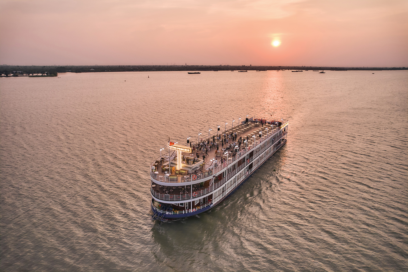 tour ăn tối du thuyền Ninh Kiều – Cần Thơ
