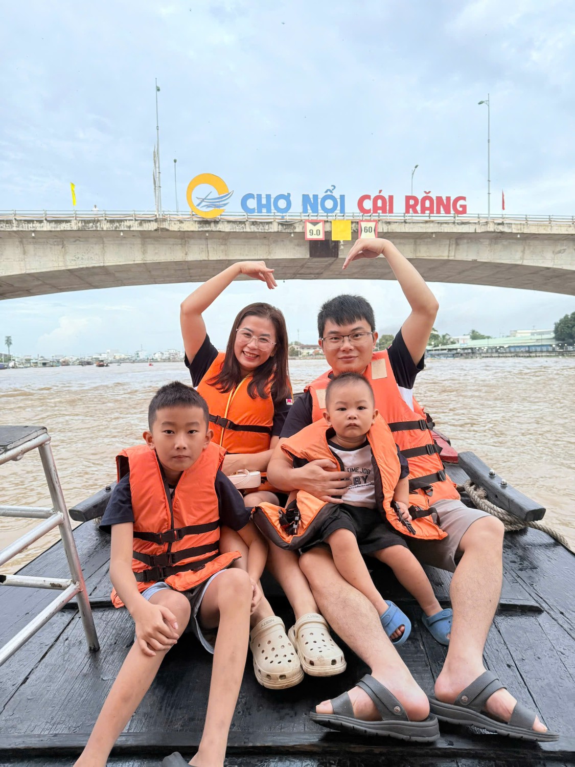 TOUR GHÉP KHÁCH LẺ ( HẰNG NGÀY) ĐÓN BÌNH MINH TRÊN CHỢ NỔI CÁI RĂNG BẰNG TÀU